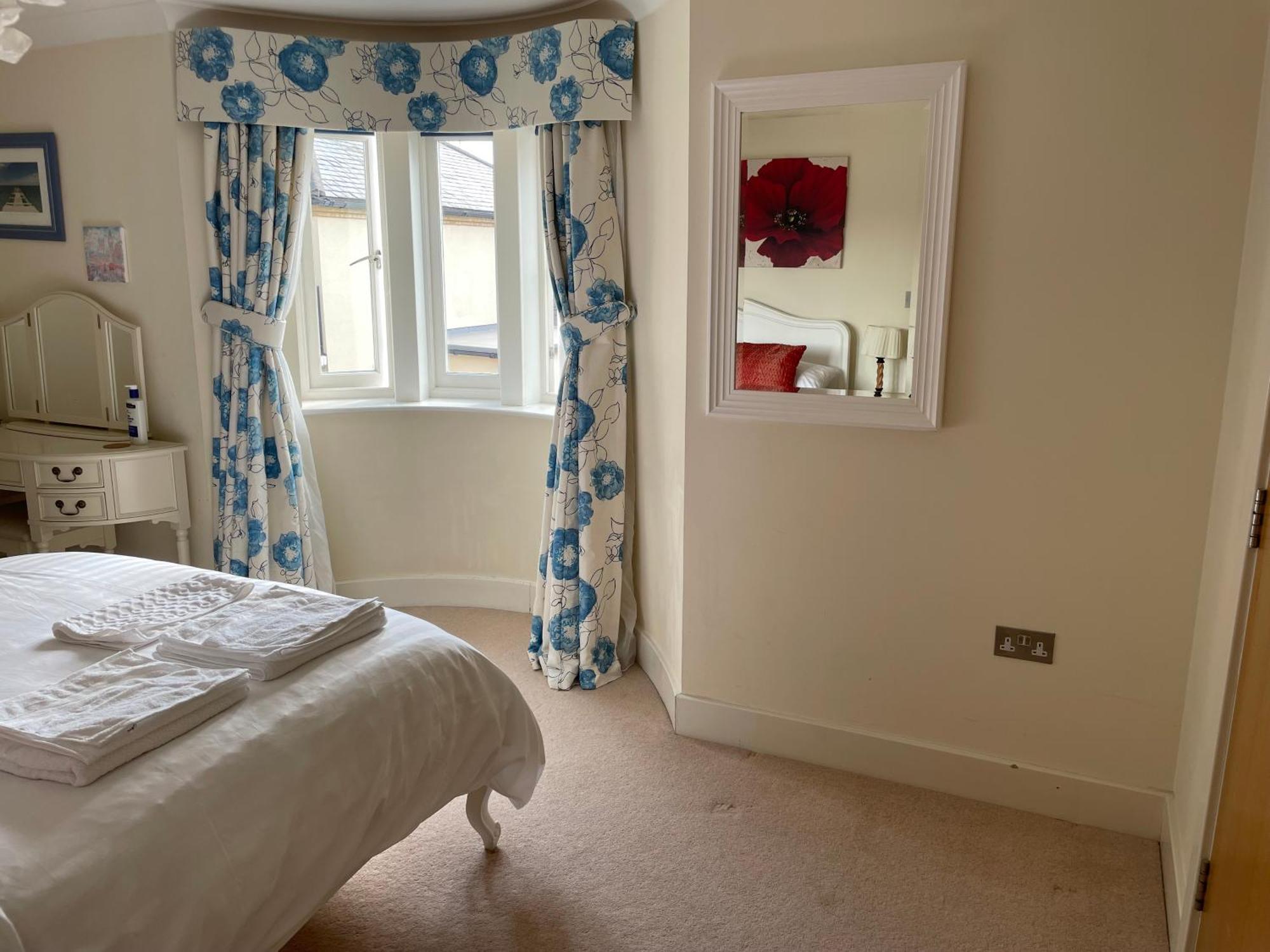 Top Floor En-Suite Double Bedrooms With Great View Of Windsor Castle & Free Parking Exterior foto